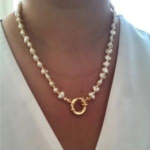 Baroque Lock Pearl Necklace